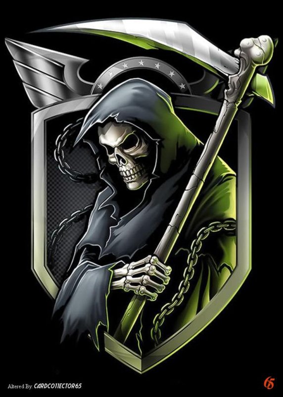 Череп в капюшоне с косой