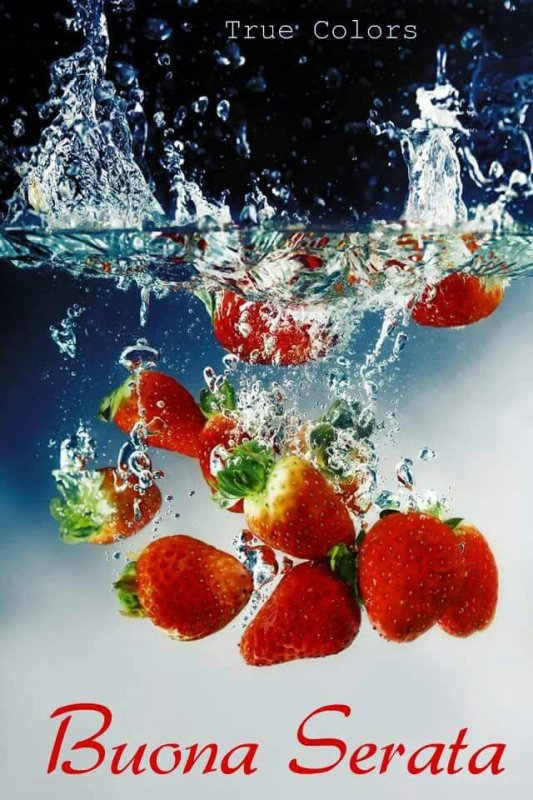 Фрукты в воде