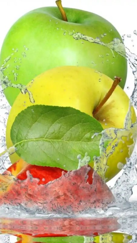 Фрукты в воде