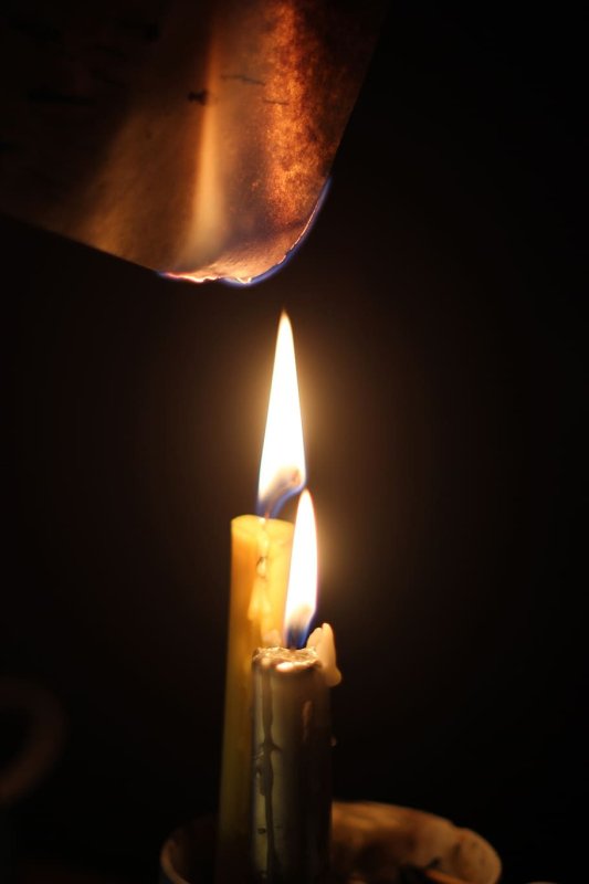 Горящая свеча