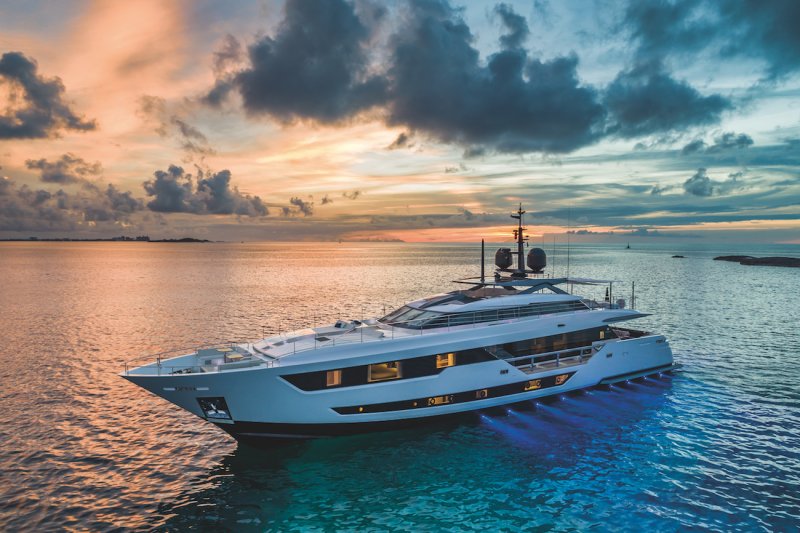 Яхта Navetta 37