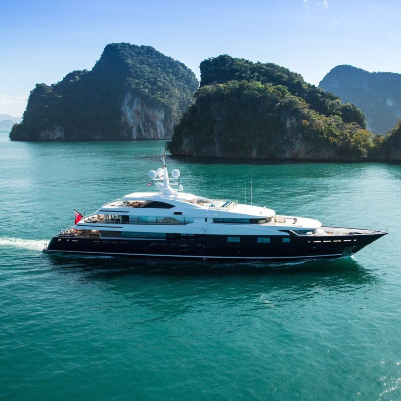 Шикарная яхта