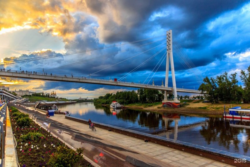 Мост в Тюмени на набережной