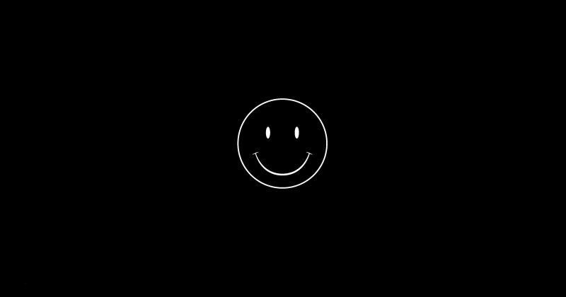 Смайл на черном фоне