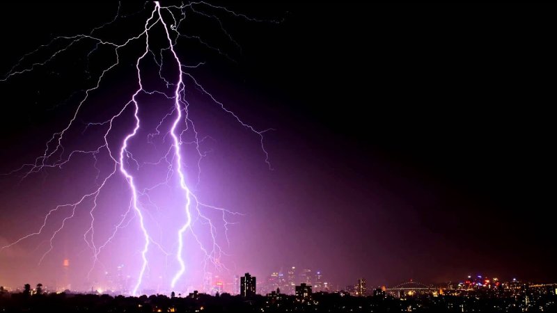 Красивая молния