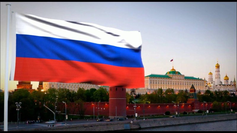 Флаг РФ на Кремле