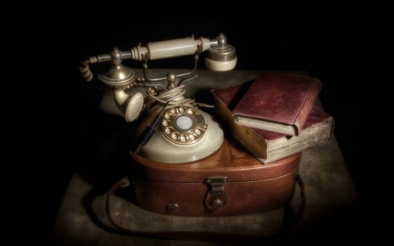 Старинный телефон