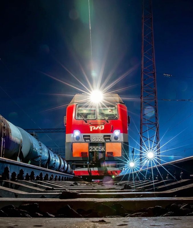 Локомотив поезд