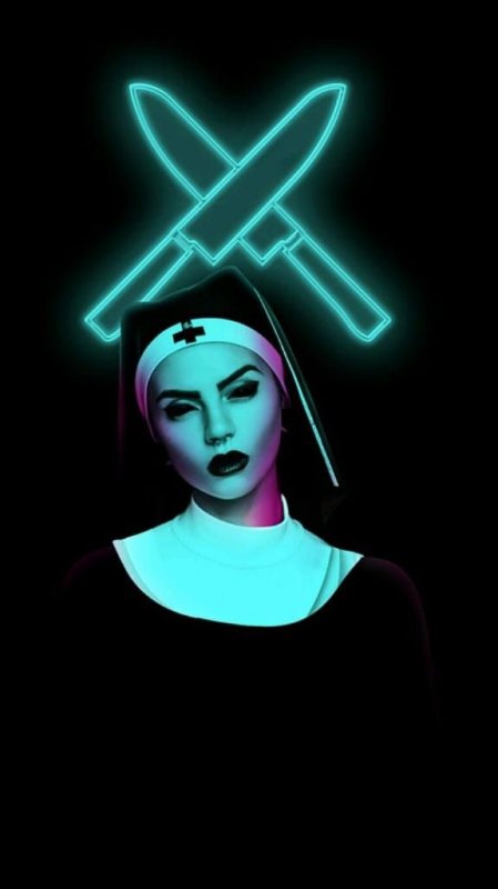 Девушка в неоне