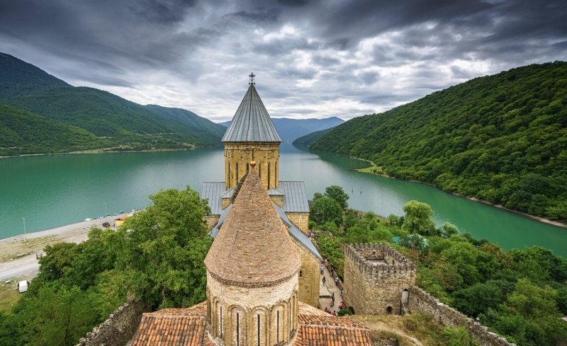 Храм Ананури Грузия