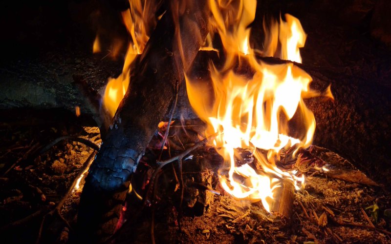 Обои на рабочий стол костер