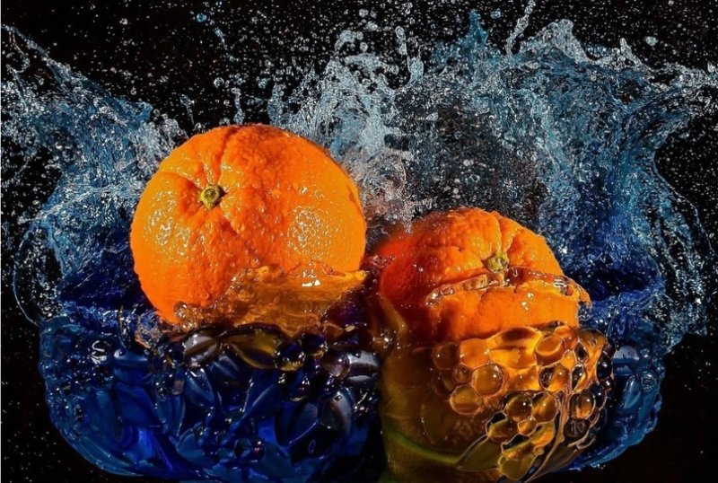 Фрукты в воде