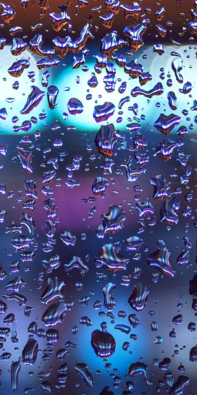 Капли на стекле