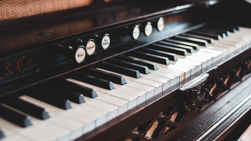 Пианино музыкальный инструмент