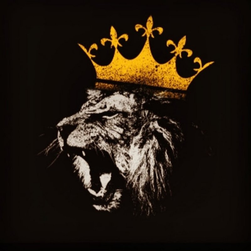 Лион Кинг с короной