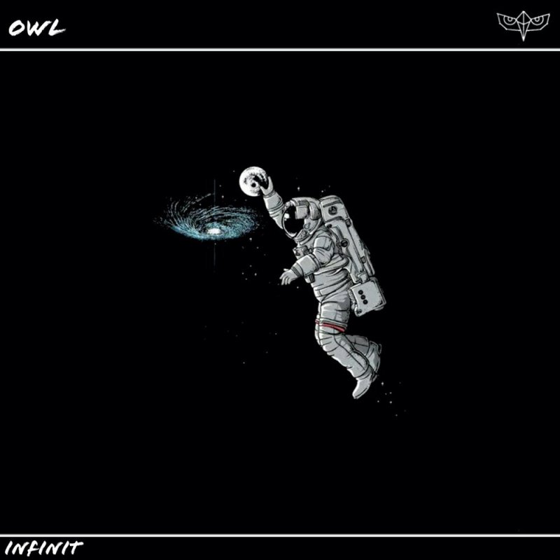 Космонавт в космосе