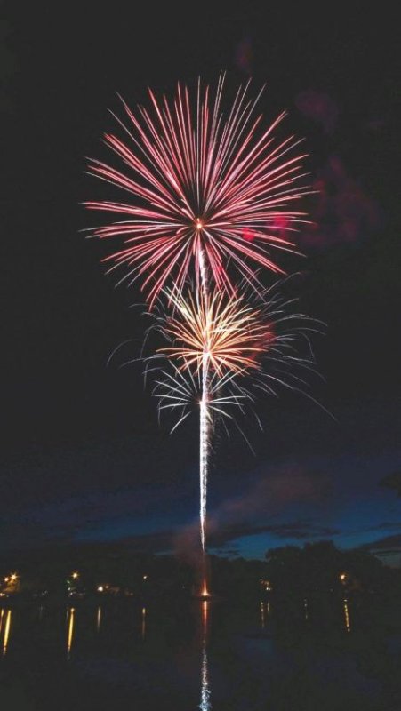 Заставка салют