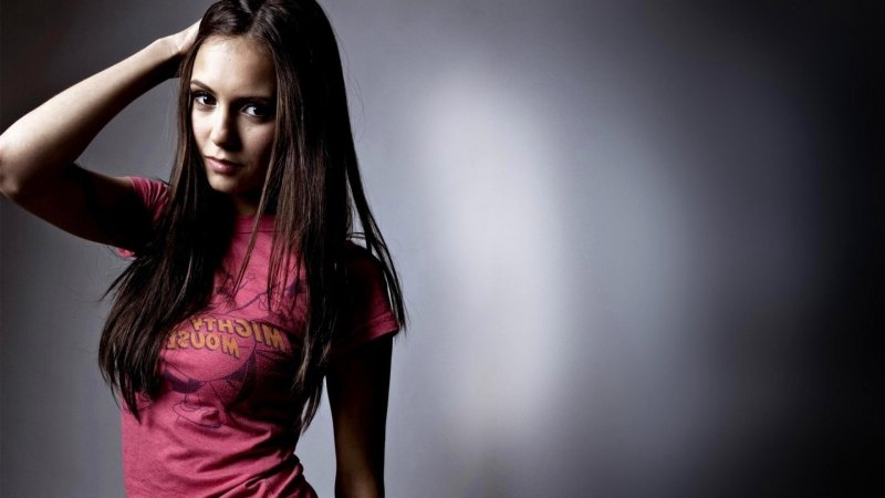 Нина Добрев в 20 лет