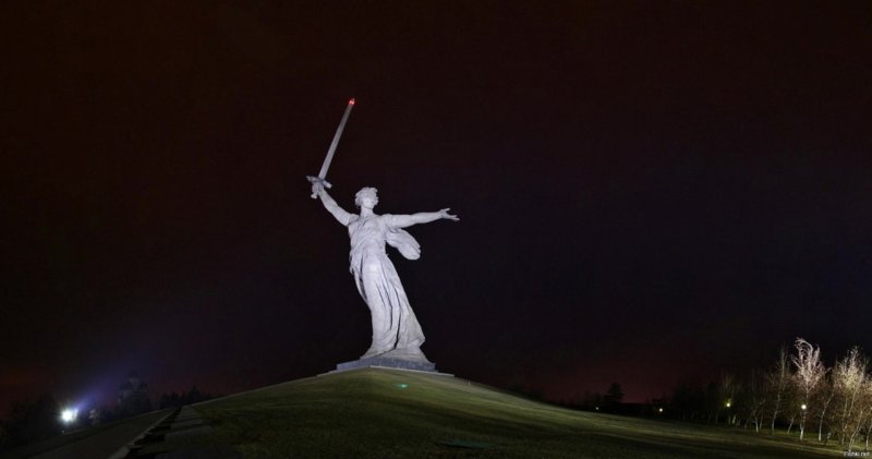 Мамаев Курган статуя Родина мать