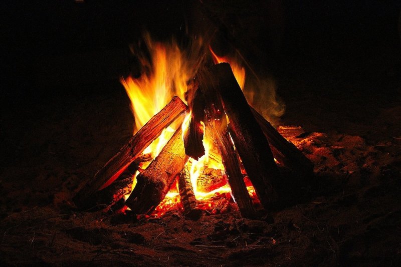 Огонь костер