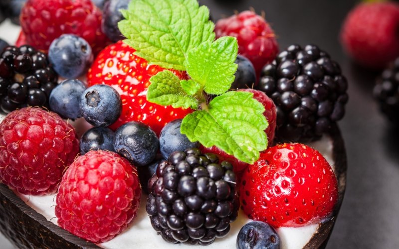 Малина, черника, ежевика, земляника