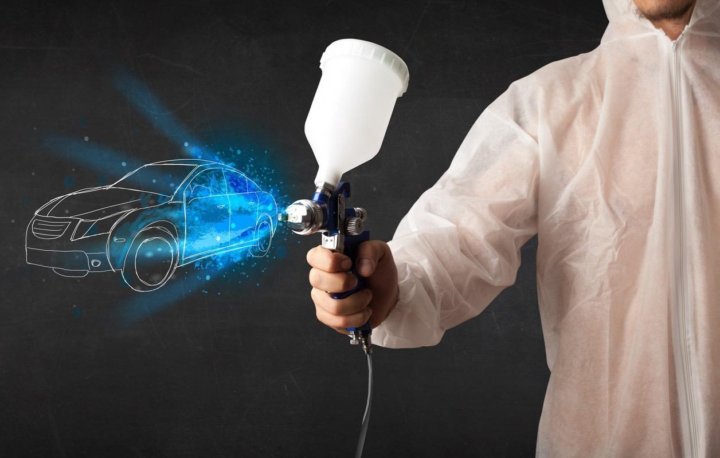 Рука с пульверизатором