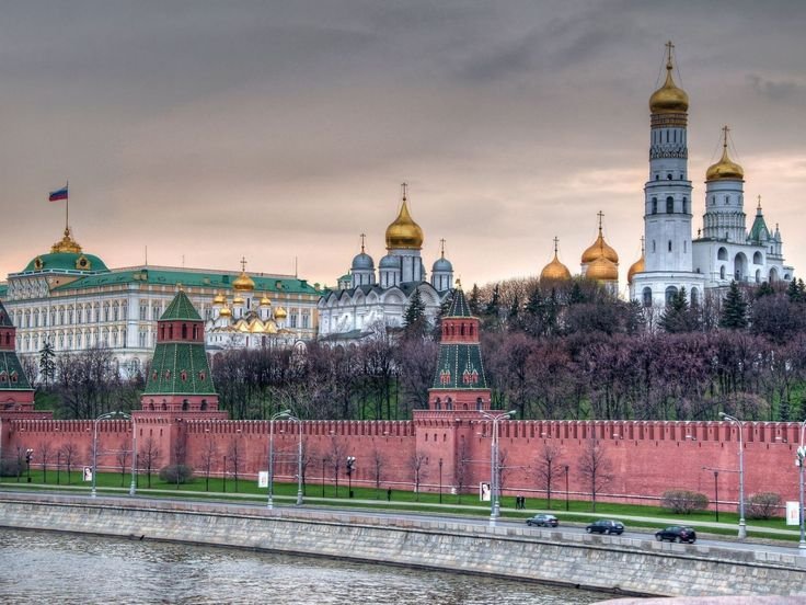 Резиденция президента России в Московском Кремле фото