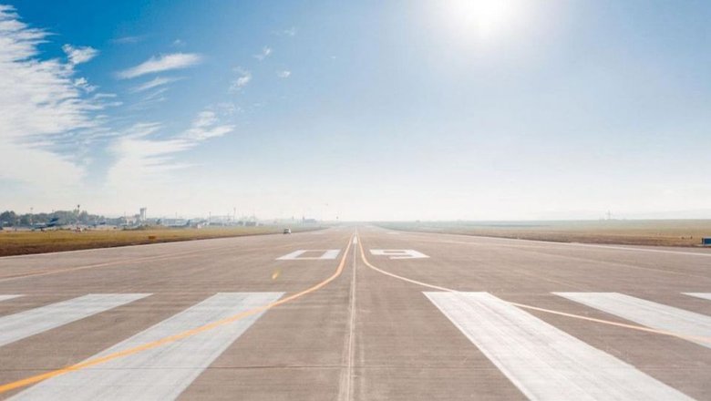 Взлетно посадочная полоса аэропорта