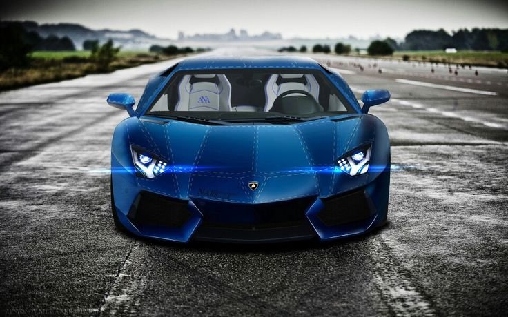 Lamborghini Aventador синий