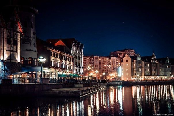 Рыбацкая деревня Калининград ночью