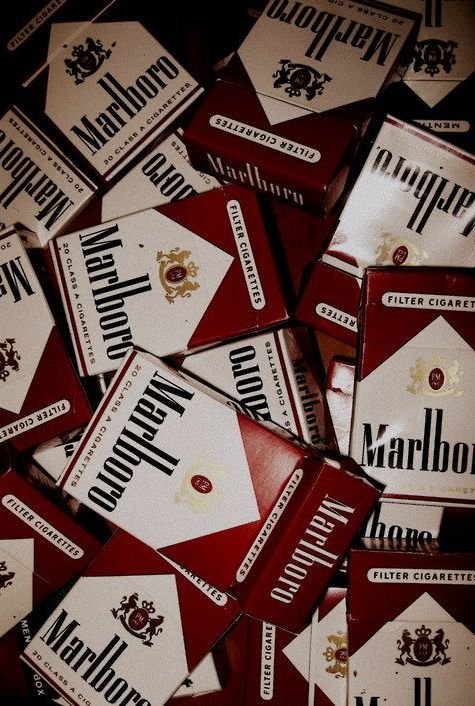 Сигареты Мальборо красные