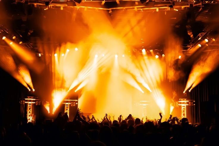 Рок концерт сцена