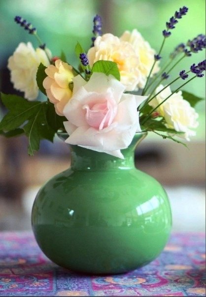 Вазы с цветами