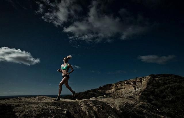 Бег девушки