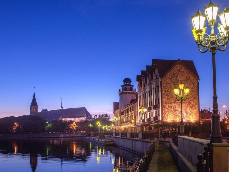 Рыбная деревня Калининград ночью