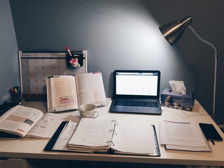 Письменный стол писателя