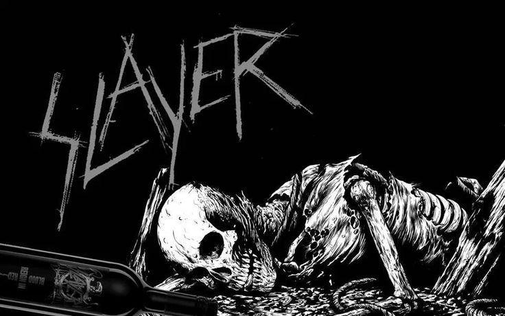 Скелет на черном фоне