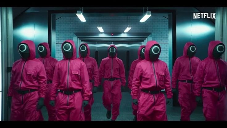 Игра в кальмара красный костюм