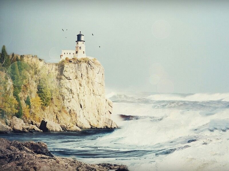 Маяк в море