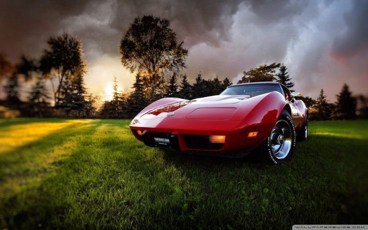 Chevrolet Corvette красный