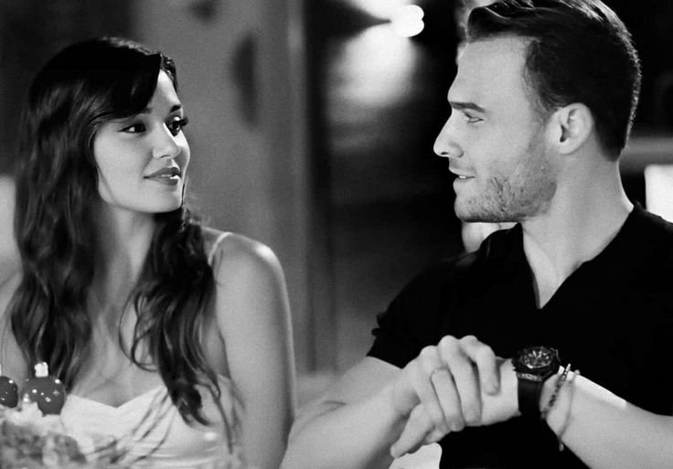 Керем Бурсин и Ханде Эрчел