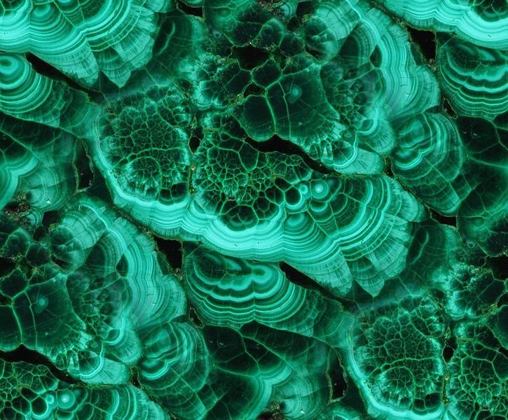 Зеленый узорчатый малахит