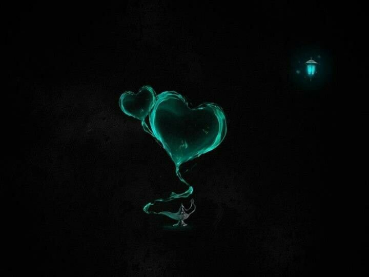 Сердце на темном фоне