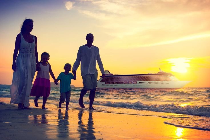 Семья на закате