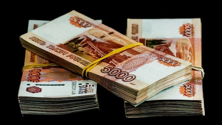 Пачка рублей