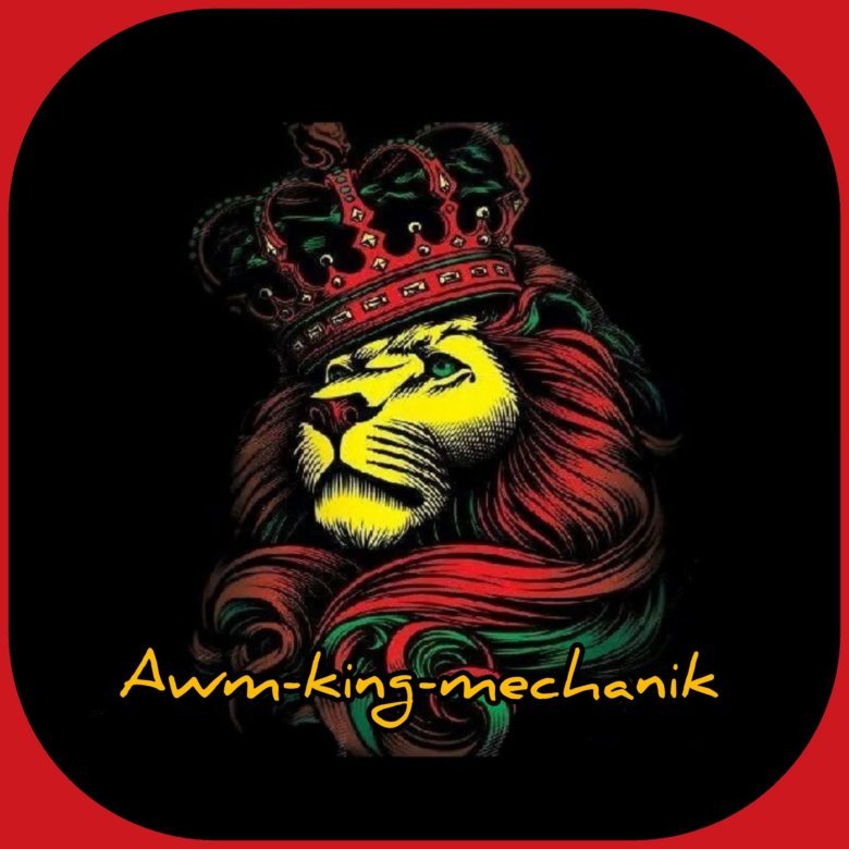 Лев с короной вектор