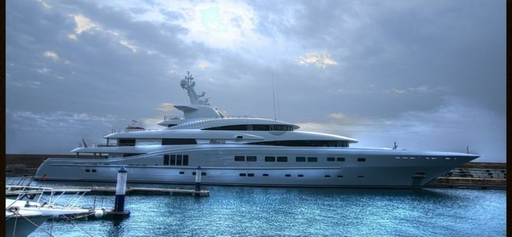 Яхта Scorpius Рыболовлева