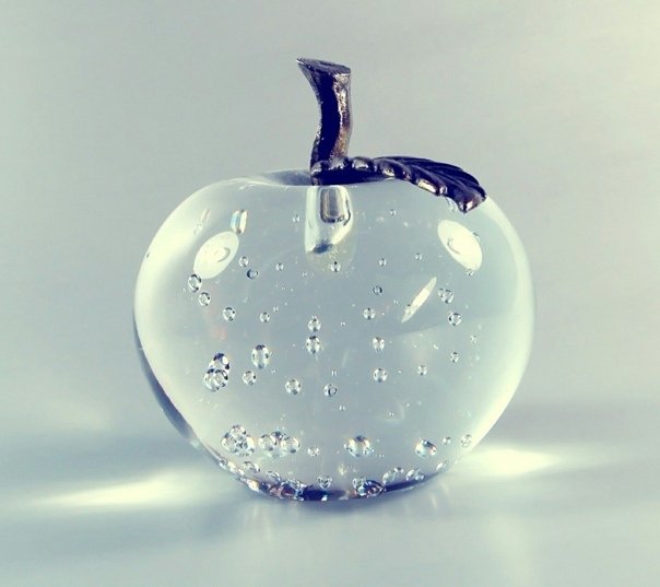 Яблоко стеклянное прозрачное