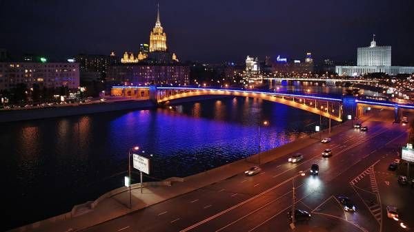 Набережная Москвы реки гостиница Украина