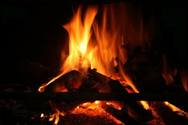 Костер горит